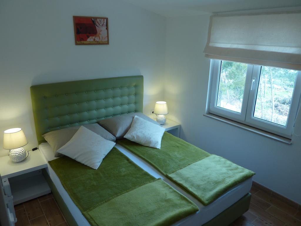 Apartments Ori Tkon Rom bilde
