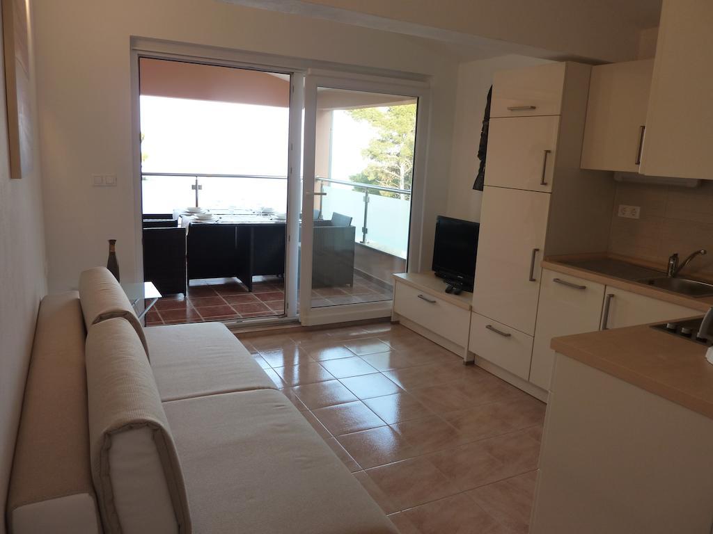 Apartments Ori Tkon Rom bilde